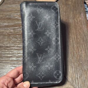 Authentic Louis Vuitton Black and Gray Monogram Wallet